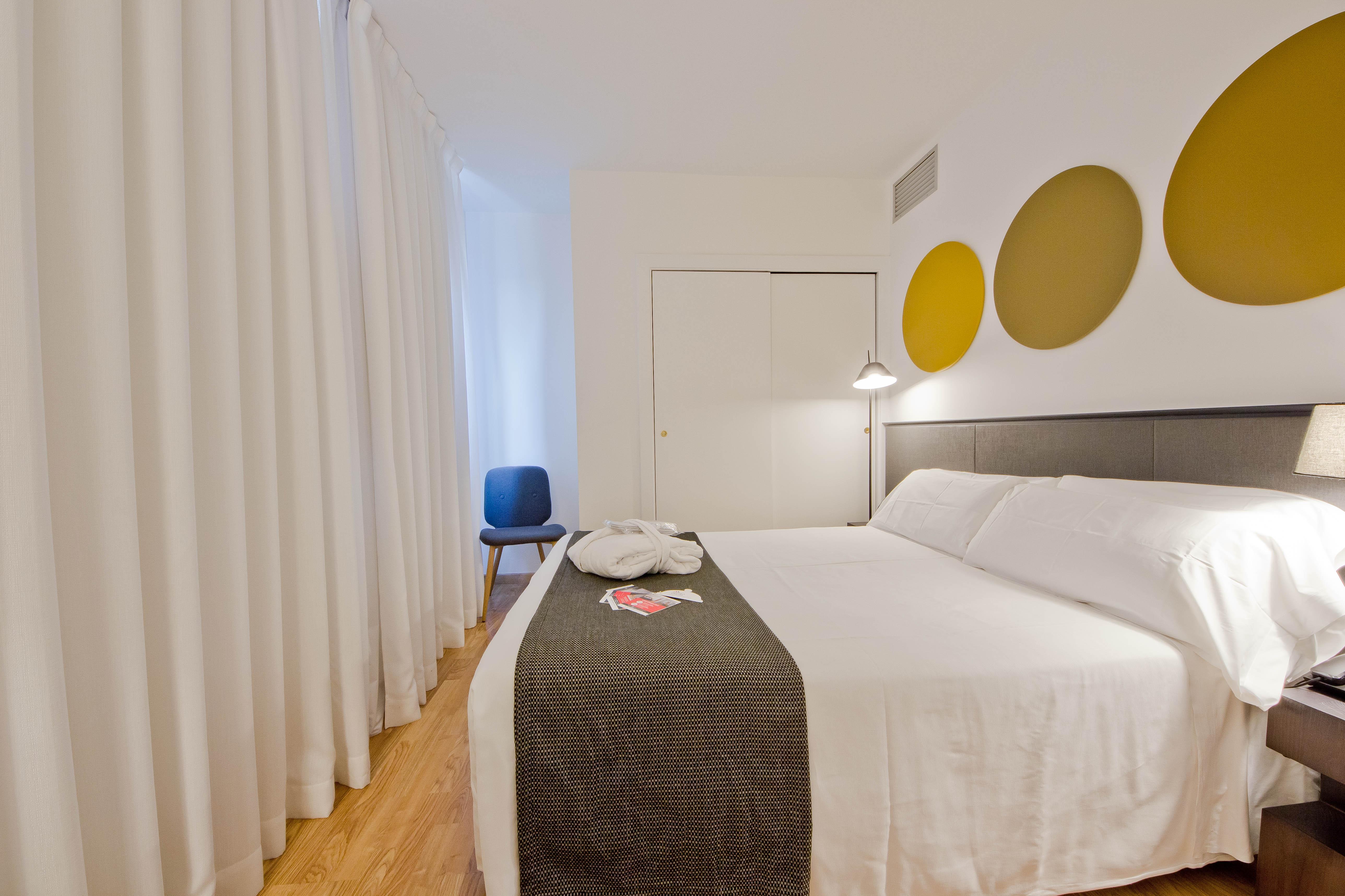 Aparthotel Atenea Valles Гранолерс Екстериор снимка