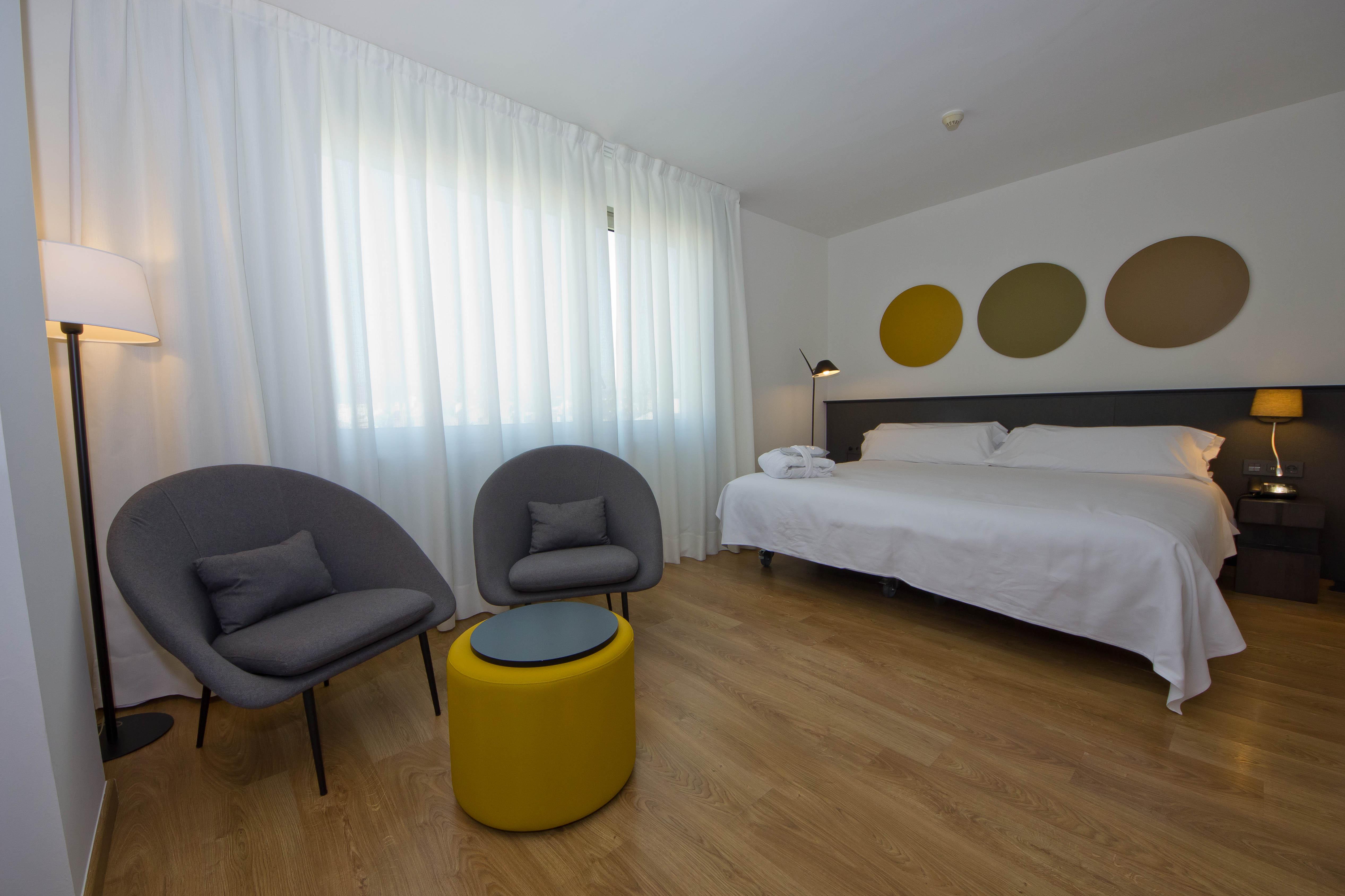 Aparthotel Atenea Valles Гранолерс Екстериор снимка