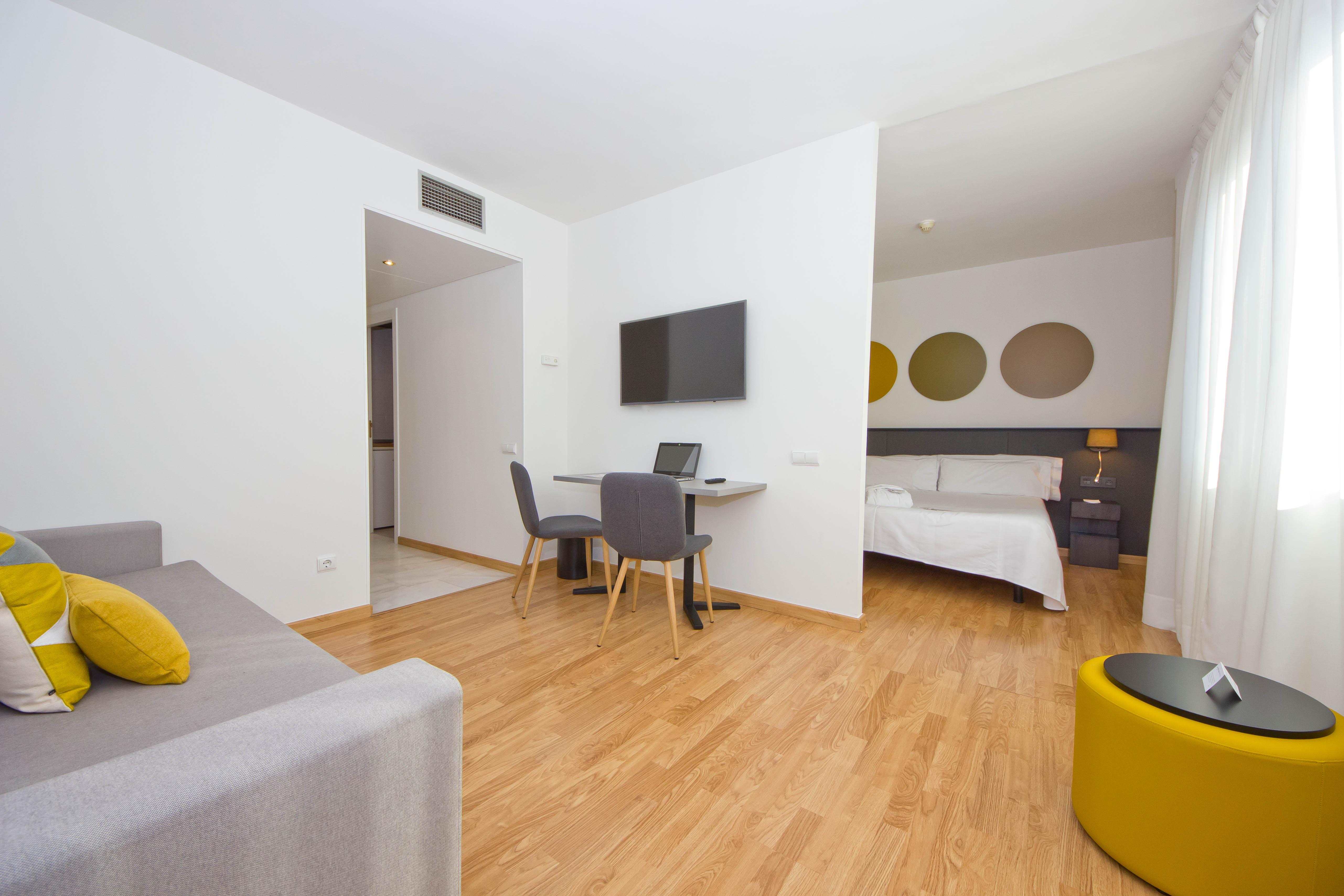 Aparthotel Atenea Valles Гранолерс Екстериор снимка