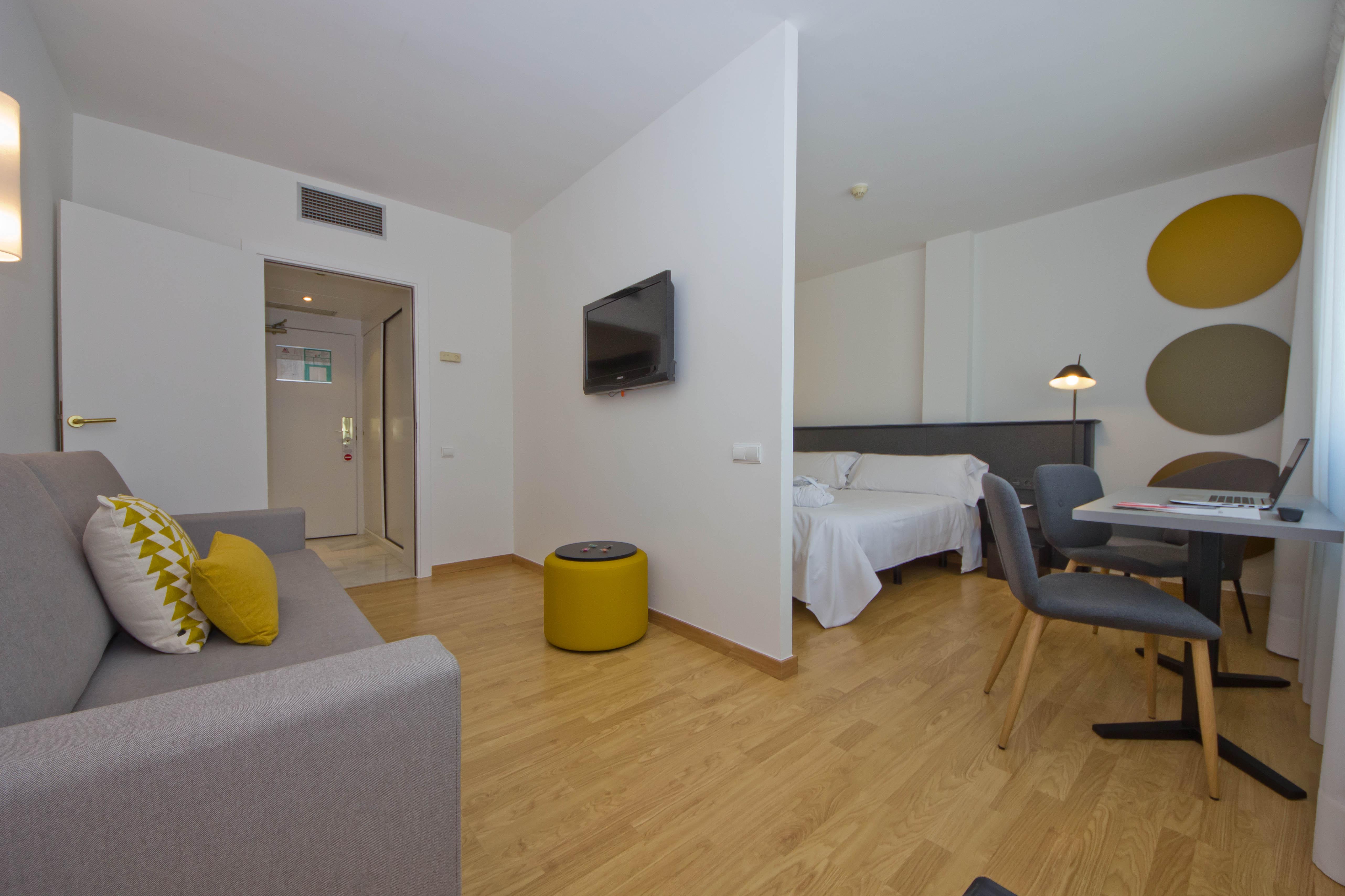 Aparthotel Atenea Valles Гранолерс Екстериор снимка