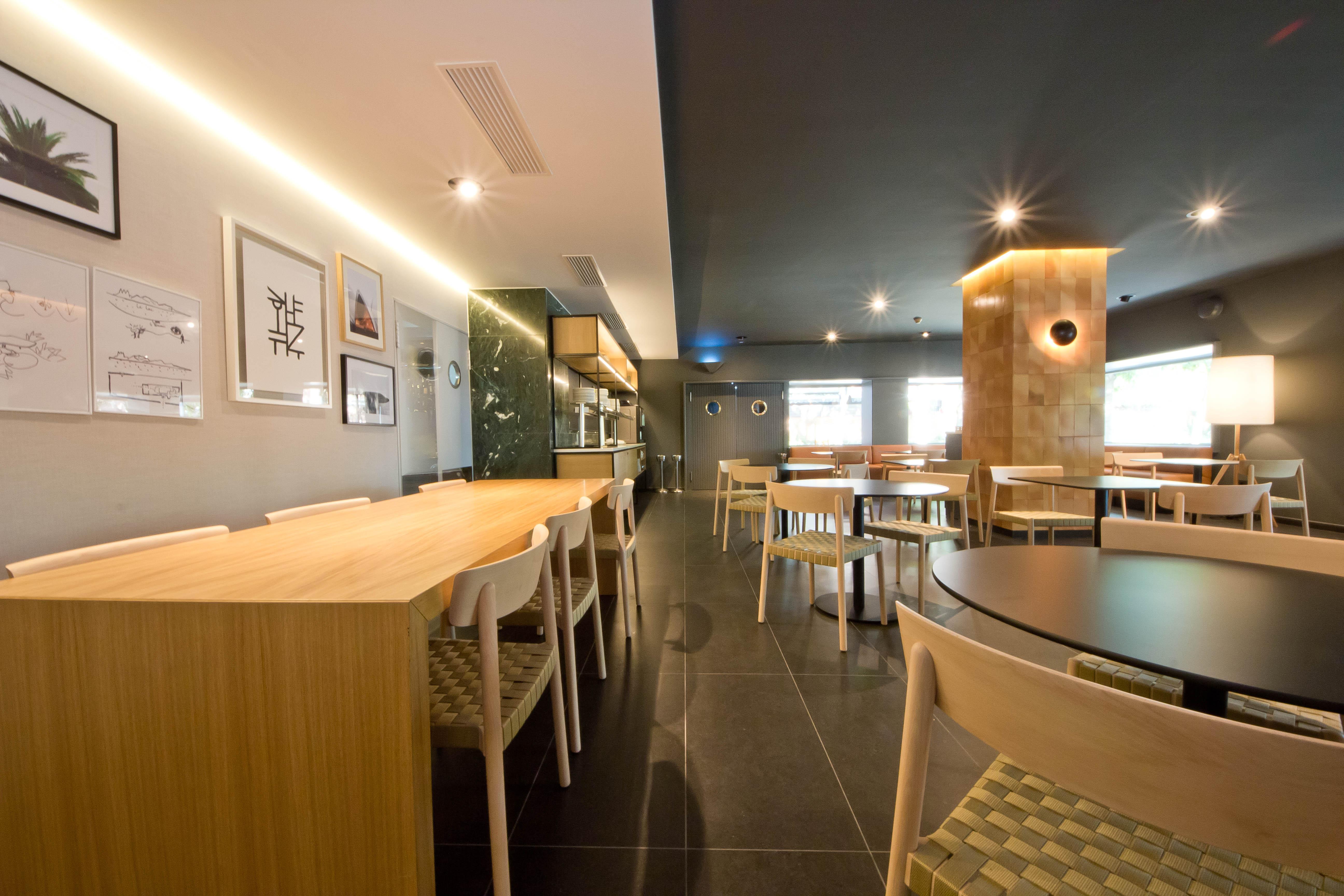 Aparthotel Atenea Valles Гранолерс Екстериор снимка