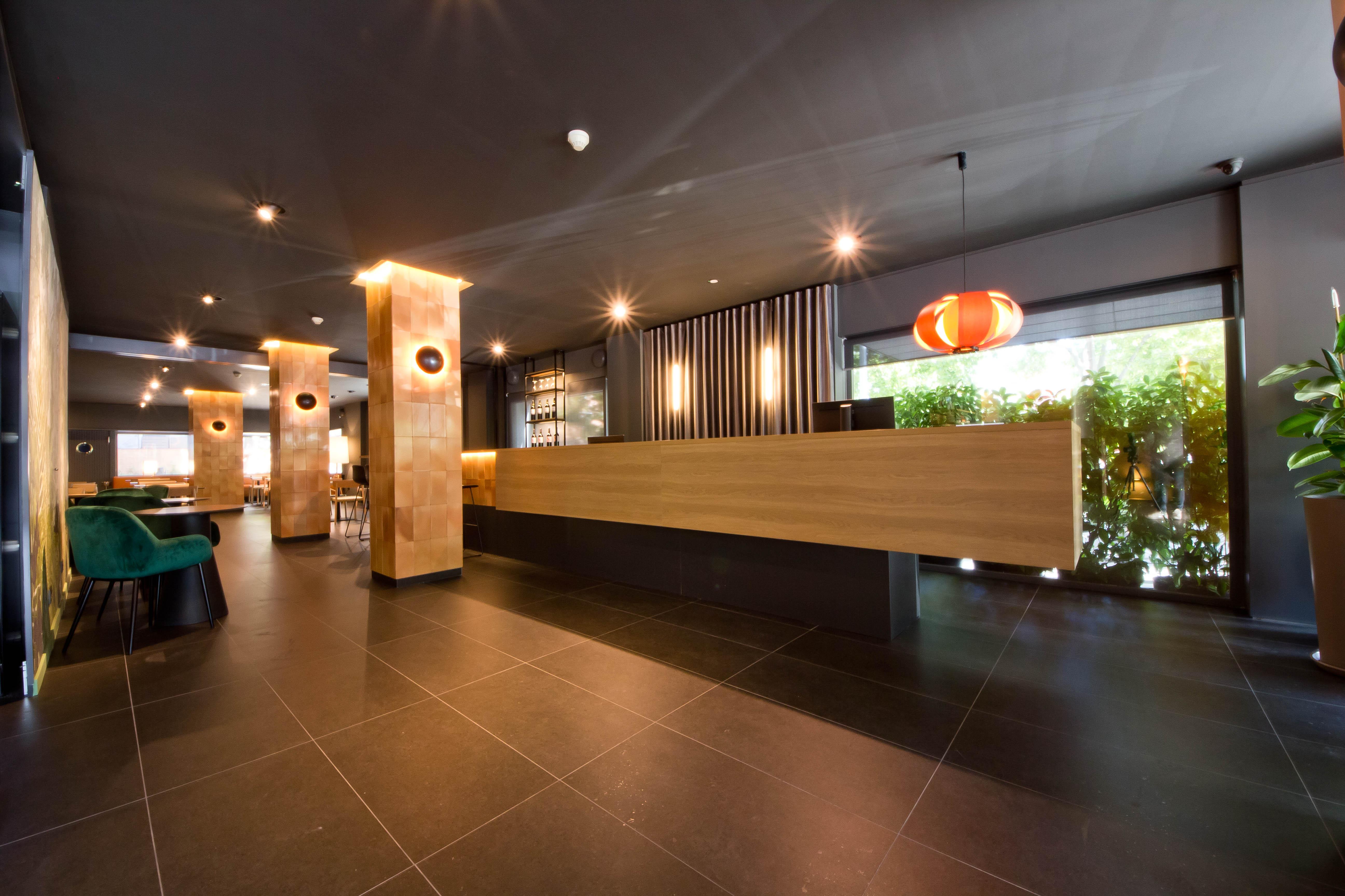Aparthotel Atenea Valles Гранолерс Екстериор снимка