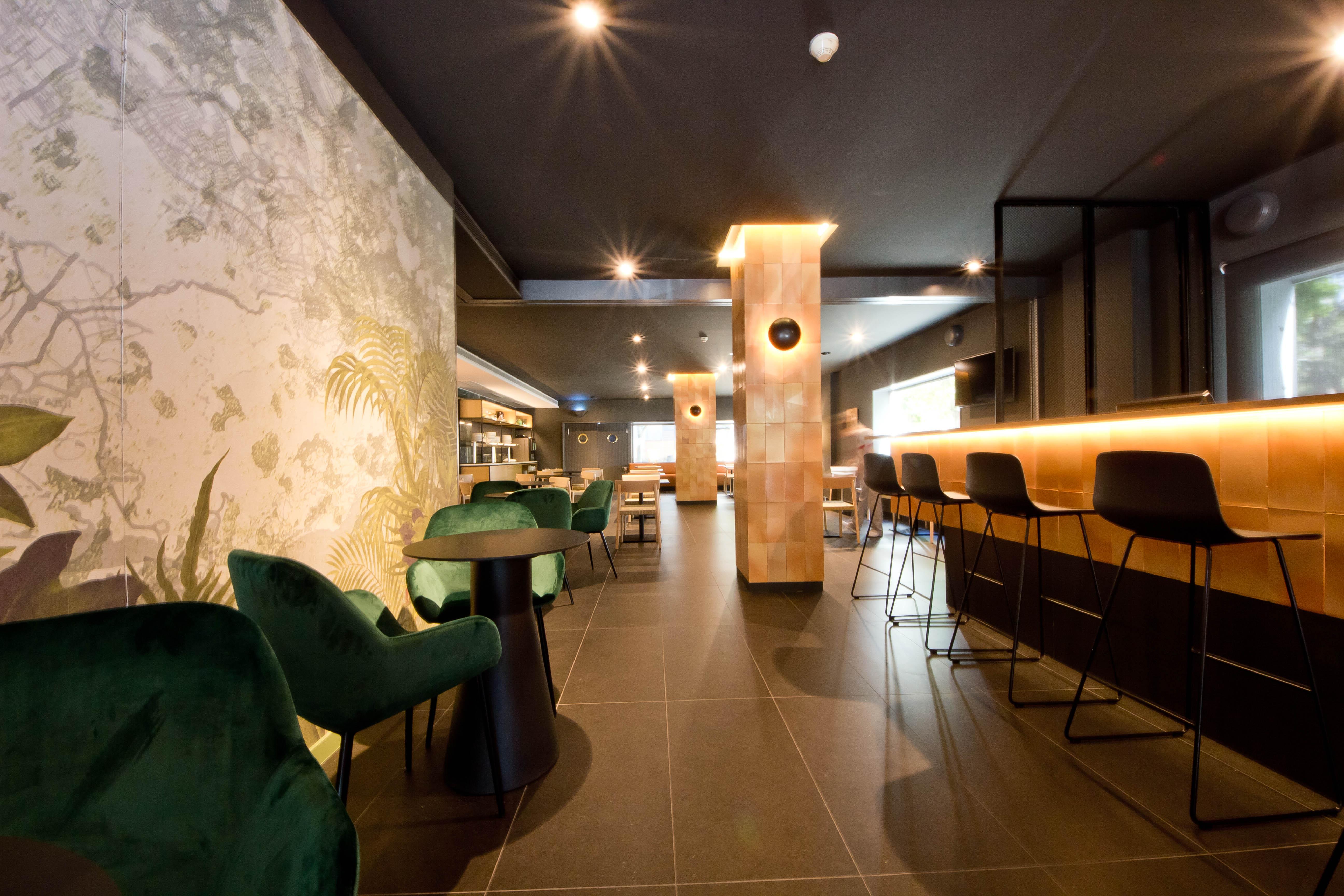 Aparthotel Atenea Valles Гранолерс Екстериор снимка