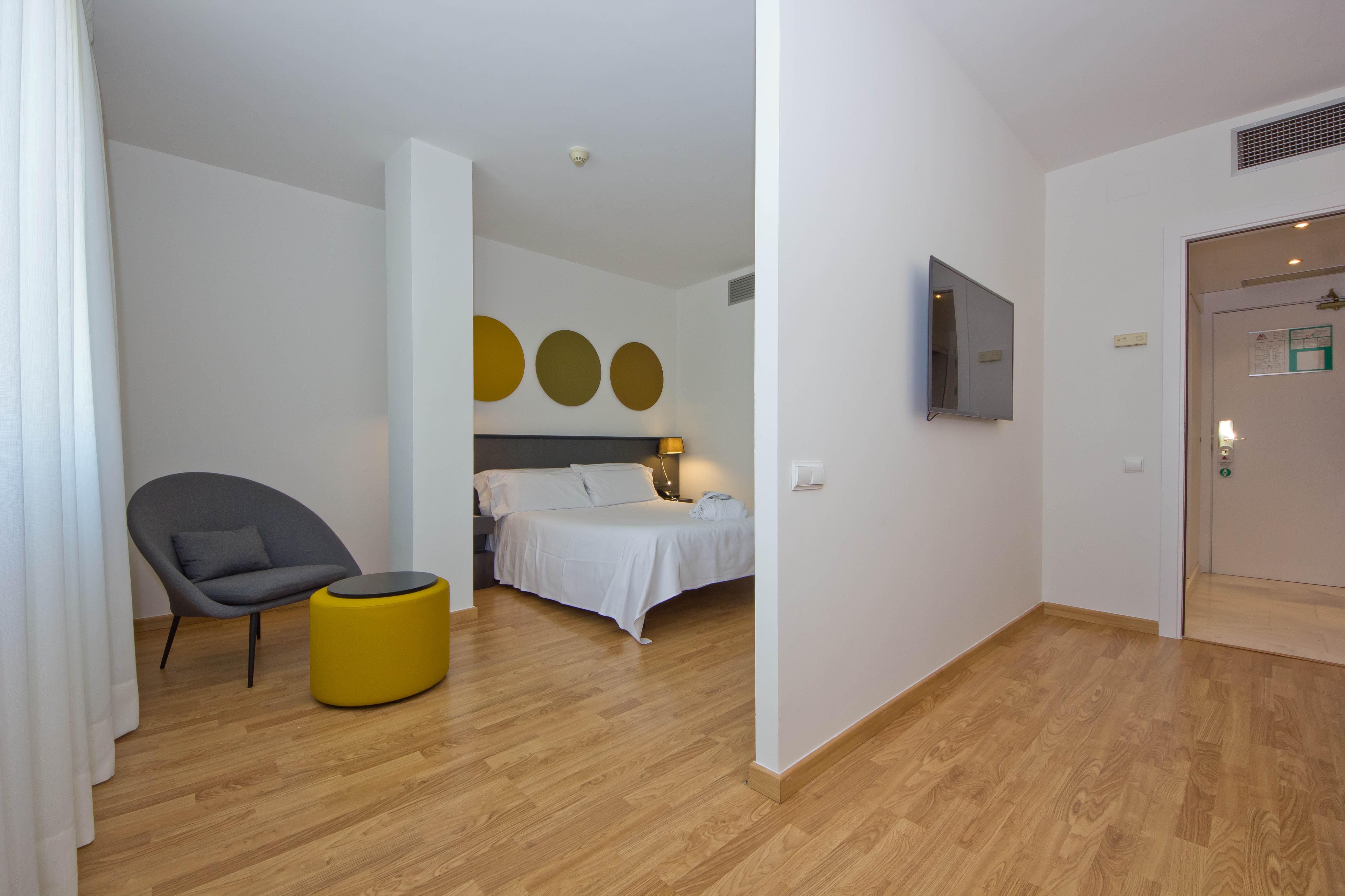 Aparthotel Atenea Valles Гранолерс Екстериор снимка