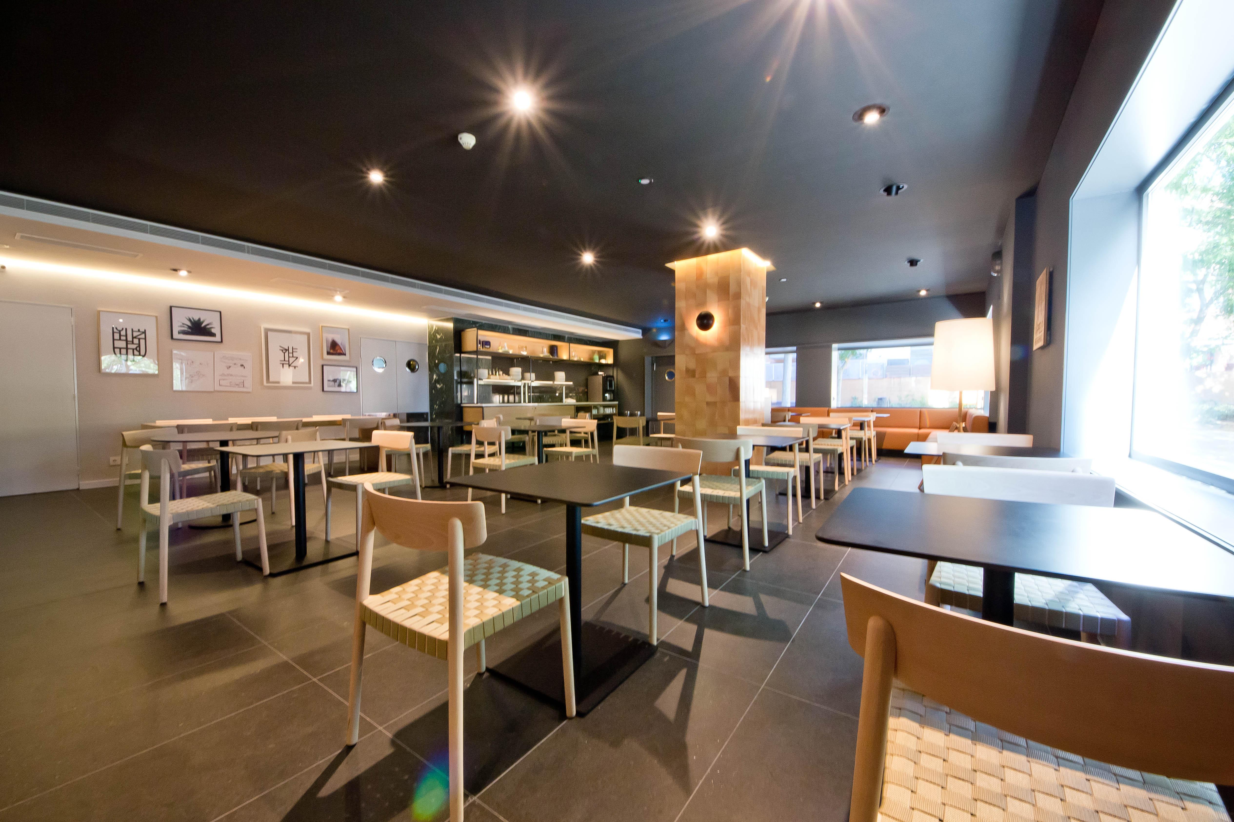 Aparthotel Atenea Valles Гранолерс Екстериор снимка